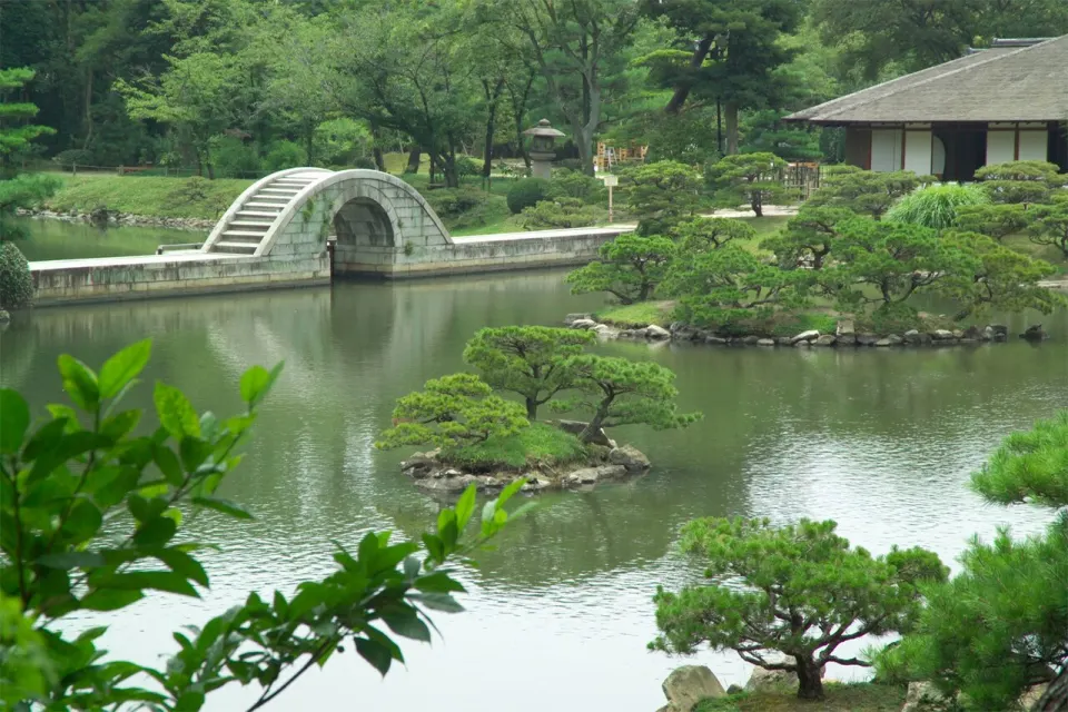 Bridge in Shukkeien Garden