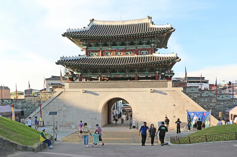 Gongbukmun Gate at Jinjuseong Fortress
