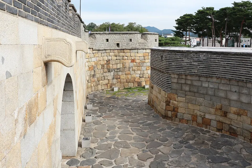 A gate and pavilion at Hwaseong